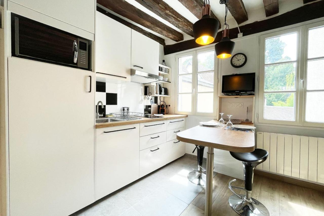 Arts Et Histoires Apartment Chartres Bagian luar foto